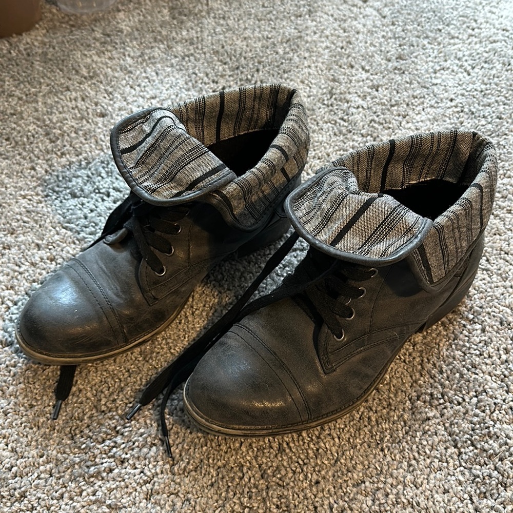 Rocket dog shoes, size 10